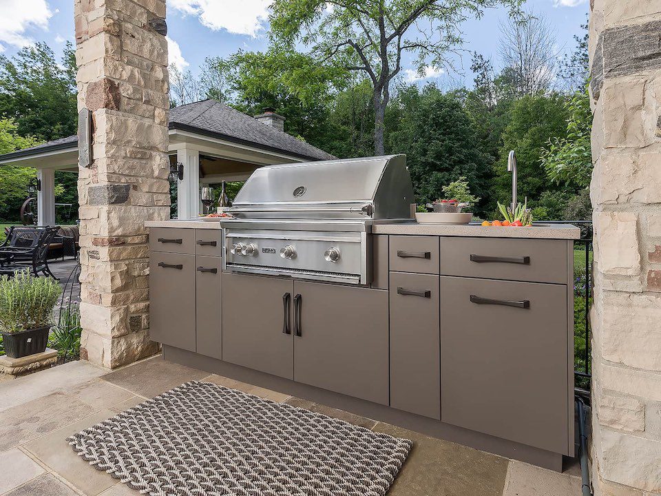 outdoor kitchen with gas grill